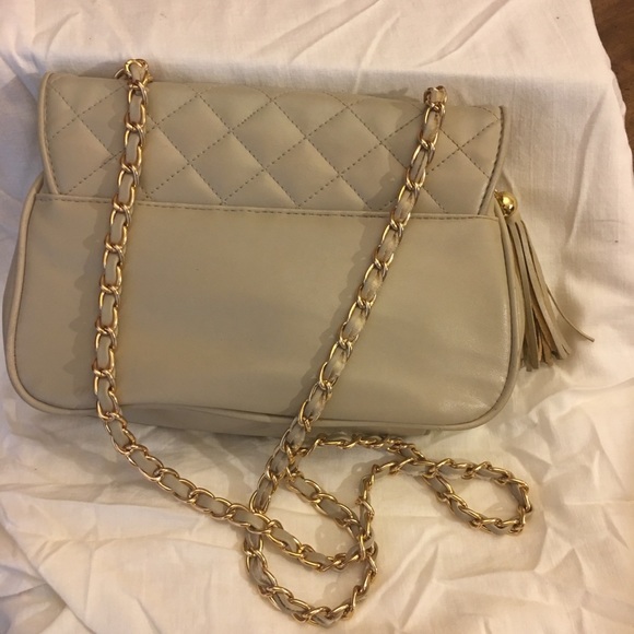 Quilted Neutral Shoulder Bag  Perfect for Spring - Picture 2 of 2